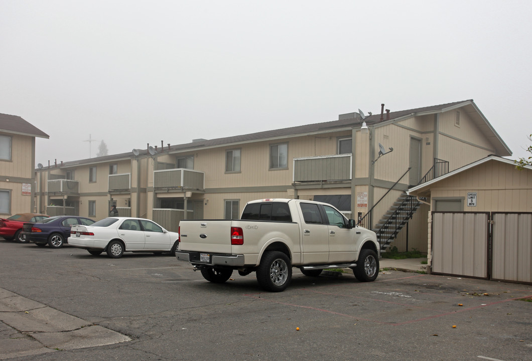 Park Apartments in Turlock, CA - Building Photo