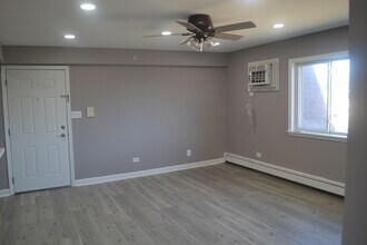 7100 Laverne Ln in Tinley Park, IL - Building Photo - Building Photo