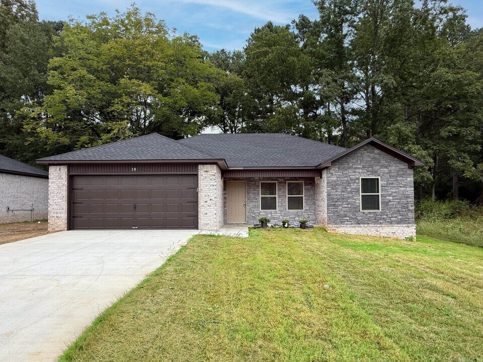 18 Bobby Eugene Dr in Ward, AR - Building Photo