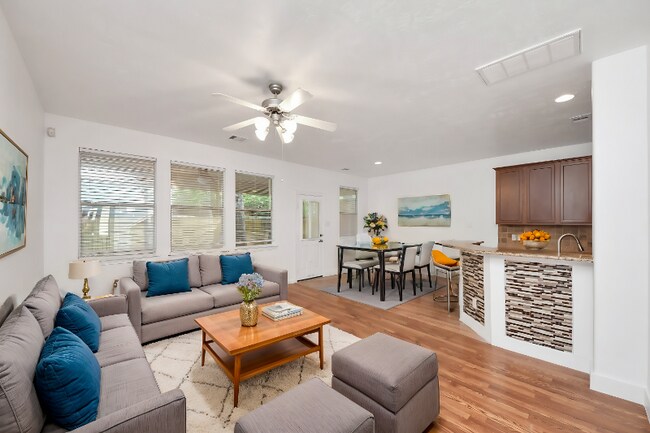 6 Whitekirk Pl in Magnolia, TX - Foto de edificio - Building Photo