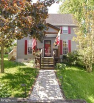 3743 8th St in North Beach, MD - Building Photo