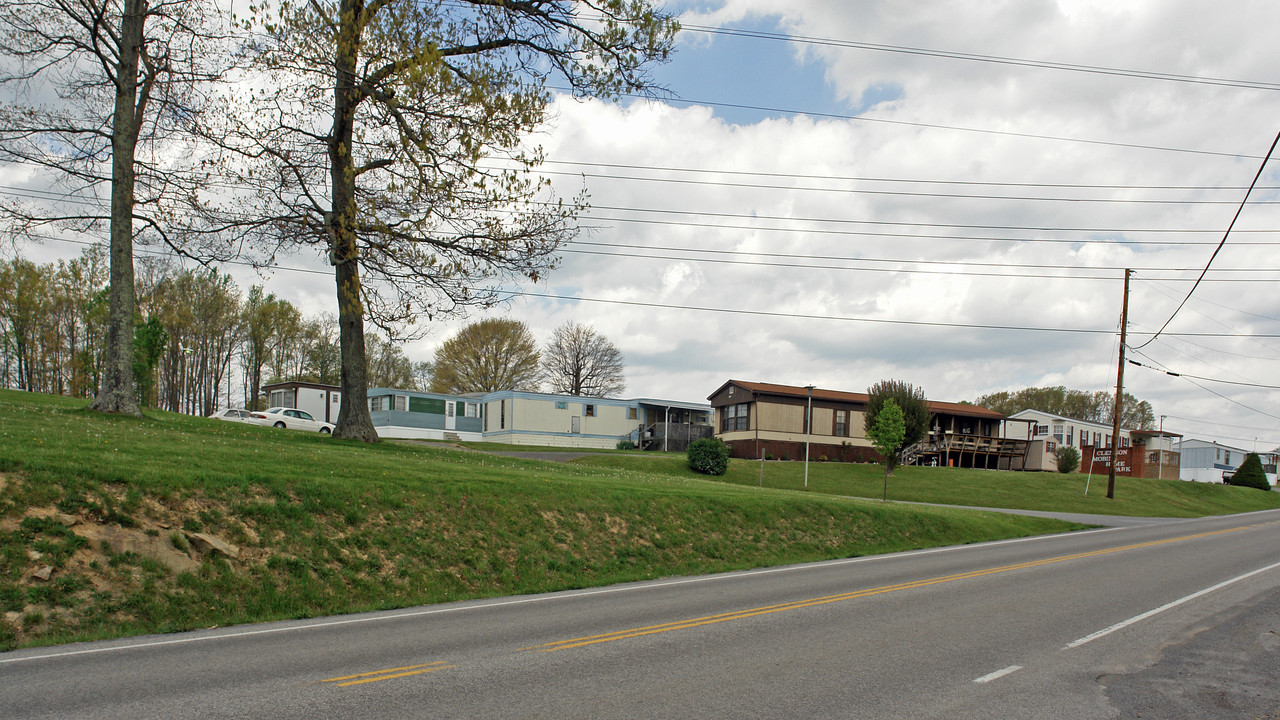 2660 New Hope Rd in Oakvale, WV - Building Photo