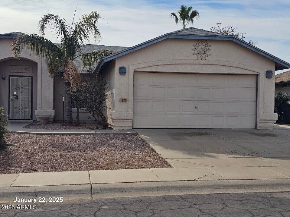 1771 E Catalina St in Casa Grande, AZ - Foto de edificio