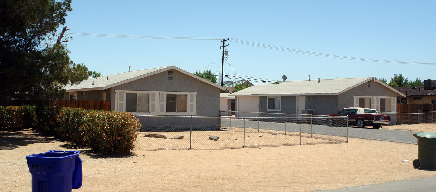 15395 Wanaque Rd in Apple Valley, CA - Building Photo