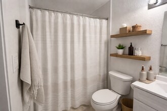 187 S Cross Creek Rd in Orange, CA - Building Photo - Building Photo