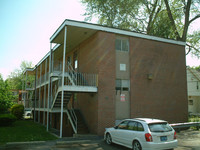 EMUCampus Apt Bldg in Ypsilanti, MI - Foto de edificio - Building Photo