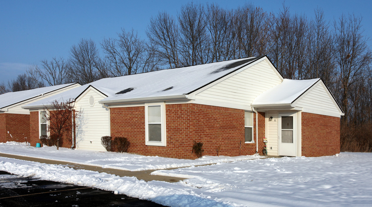 Grand Oaks in Indianapolis, IN - Building Photo