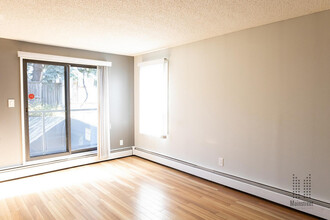 Bankview Hill Apartments in Calgary, AB - Building Photo - Building Photo