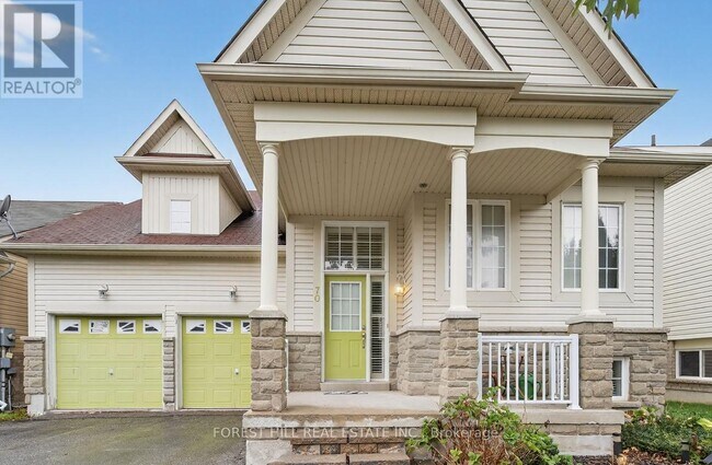 70 Diana Way in Barrie, ON - Building Photo - Building Photo