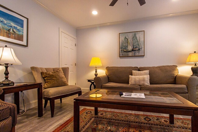 717 Lancaster Ave in Wayne, PA - Building Photo - Building Photo