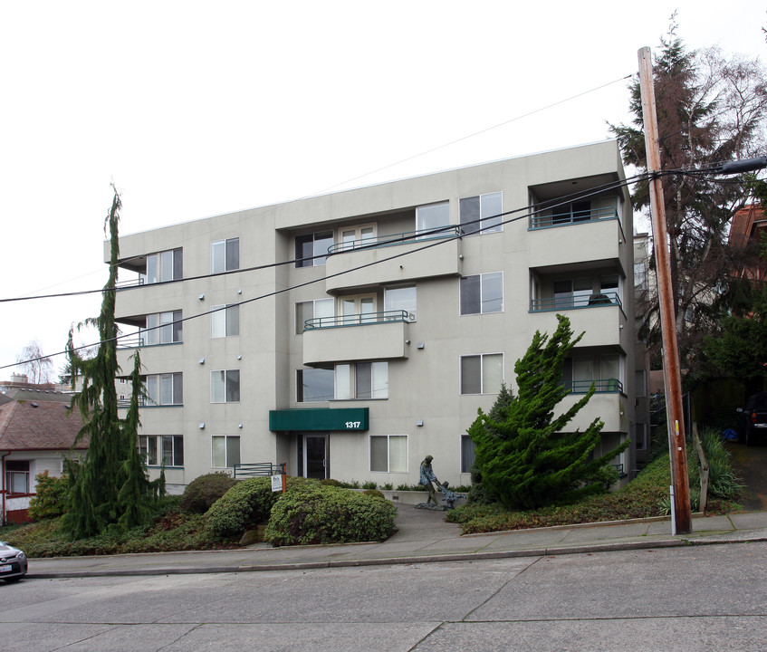 6th Avenue Apartments in Seattle, WA - Building Photo