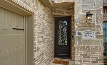 536 Woodland Dr in Azle, TX - Foto de edificio - Building Photo