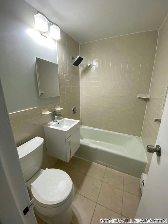 14 Murdock St in Somerville, MA - Building Photo - Building Photo