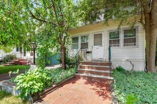 31 Chestnut St in Tenafly, NJ - Building Photo