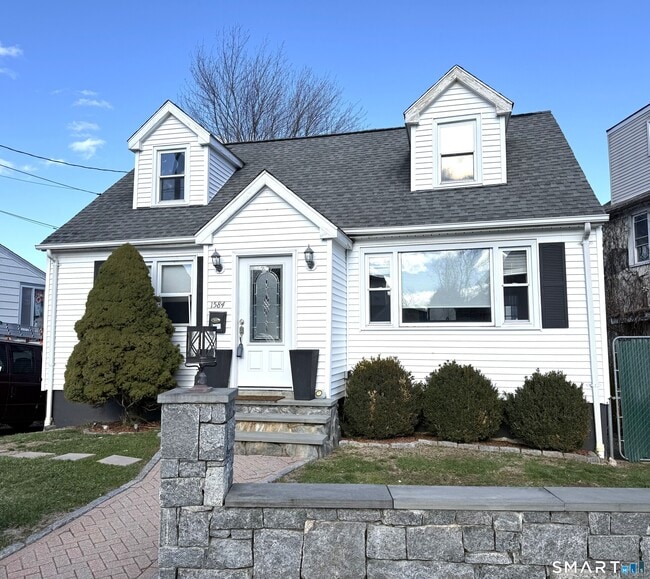 property at 1584 Madison Ave