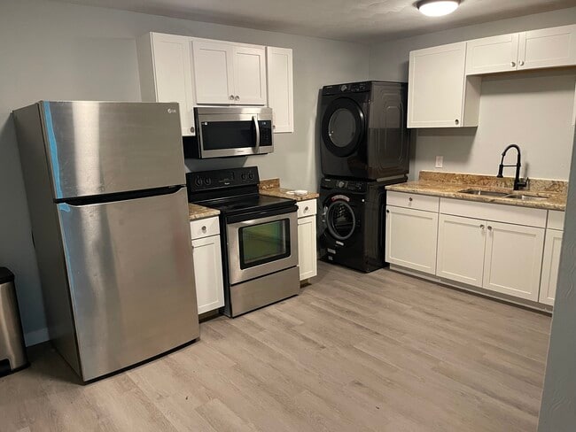 863 Johnson Ave, Unit 1