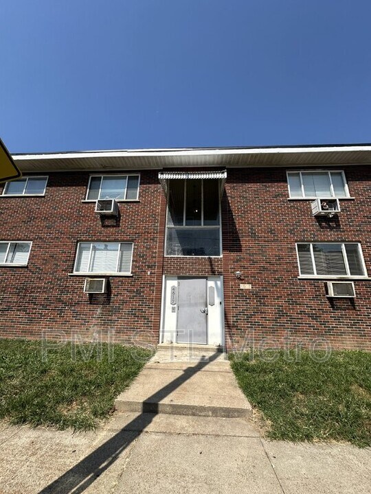 4615-4617-4617 Virginia Ave in St. Louis, MO - Building Photo