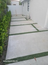 1241 W 60th Terrace in Hialeah, FL - Building Photo - Building Photo