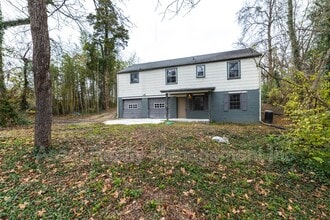 5501 Lake Shore Dr in Knoxville, TN - Building Photo - Building Photo