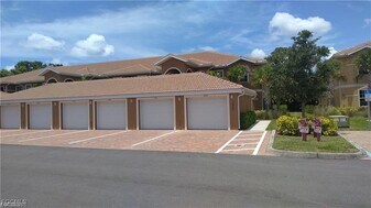 1057 Winding Pines Circle in Cape Coral, FL - Building Photo