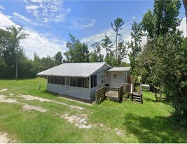611 Jehu Rd in Wewahitchka, FL - Building Photo