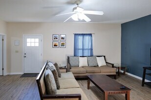 10201 Shane Dr in Corpus Christi, TX - Building Photo