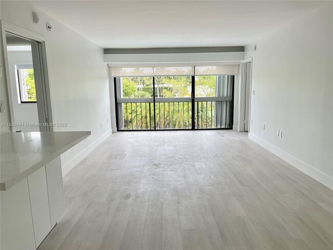 255 Galen Dr in Key Biscayne, FL - Building Photo - Building Photo