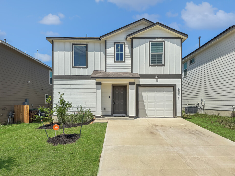 9927 Western Sedge in San Antonio, TX - Building Photo