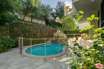 2370 Brookshire Ln in Los Angeles, CA - Building Photo - Building Photo