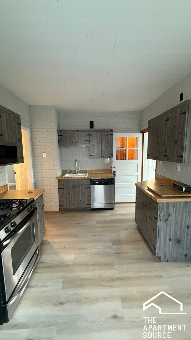 property at 6614 N Northwest Hwy
