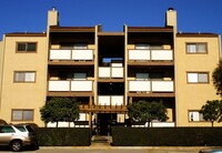 Brosnan Apartments in South San Francisco, CA - Building Photo - Building Photo