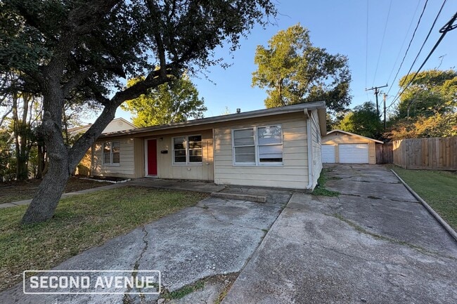 property at 2003 Kentucky St