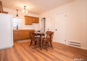 31 Hall Ave in Wallingford, CT - Building Photo