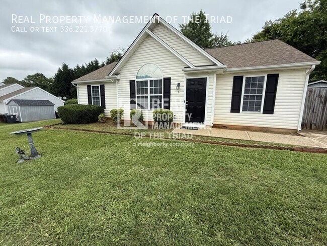 property at 8 Franklinwood Dr