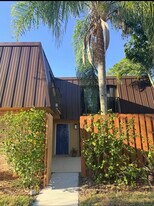 5617 SE Windsong Ln in Stuart, FL - Building Photo