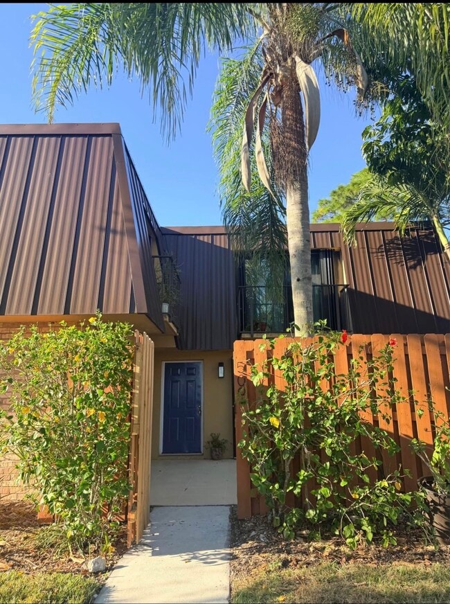 property at 5617 SE Windsong Ln