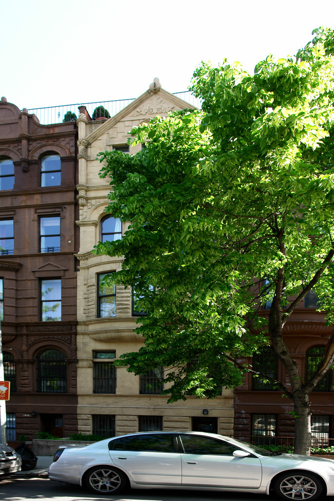 121 W 92nd St in New York, NY - Foto de edificio - Building Photo