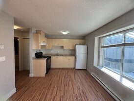 6763-6192 192 St in Surrey, BC - Building Photo