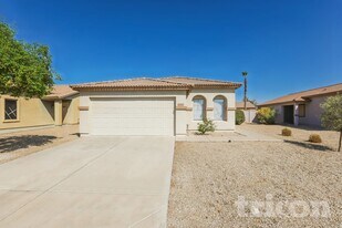 10410 W Pioneer St in Tolleson, AZ - Building Photo