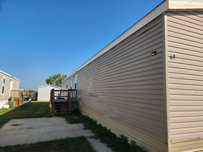 3805 7th St NE in Great Falls, MT - Foto de edificio - Building Photo