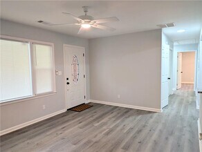 257 E Simon Terrace NW in Atlanta, GA - Building Photo - Building Photo