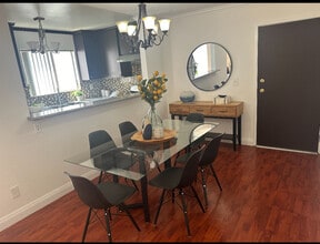 1440 Hi Point St, Unit 202 in Los Angeles, CA - Building Photo - Building Photo