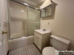 81 Essex St, Unit 61 in Boston, MA - Building Photo - Building Photo