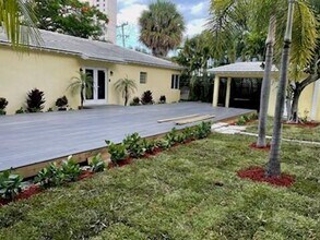 5215 N Flagler Dr in West Palm Beach, FL - Building Photo - Building Photo