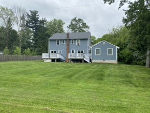 5 Dean Rd in Mendham, NJ - Foto de edificio - Building Photo