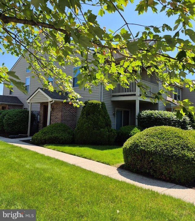 11 Wiltshire E St in Carlisle, PA - Building Photo