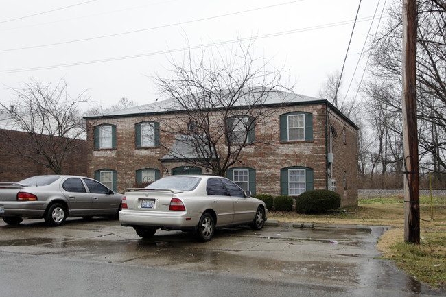 10410 Greentree Ln in Louisville, KY - Building Photo - Building Photo