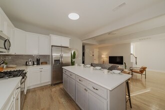 708 Orange St-Unit -2LM in New Haven, CT - Foto de edificio - Building Photo