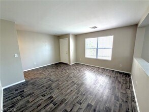 5712 Viberti Ct in Las Vegas, NV - Building Photo - Building Photo