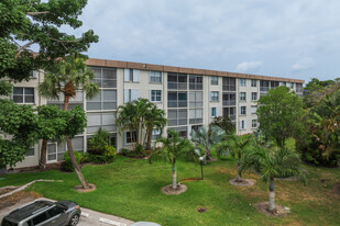 Seagate of Gulfstream Condominiums Apartments